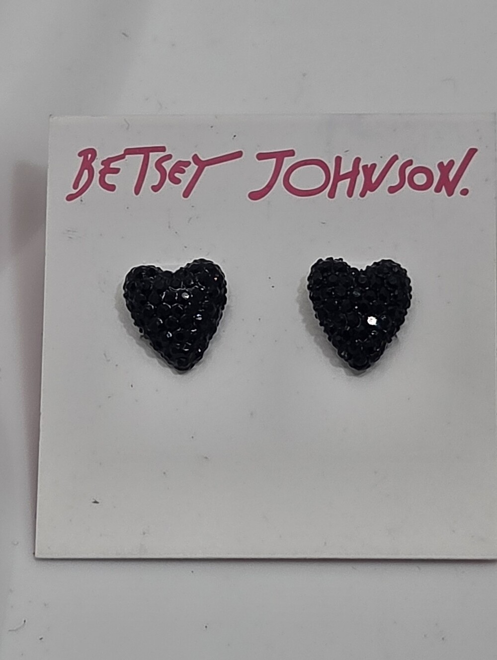 🖤 Betsey Johnson Black Rhinestone Pave Heart Stud Earrings NWT 🖤